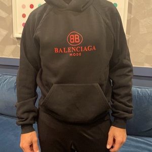 Men’s medium BALENCIALA black hoodie